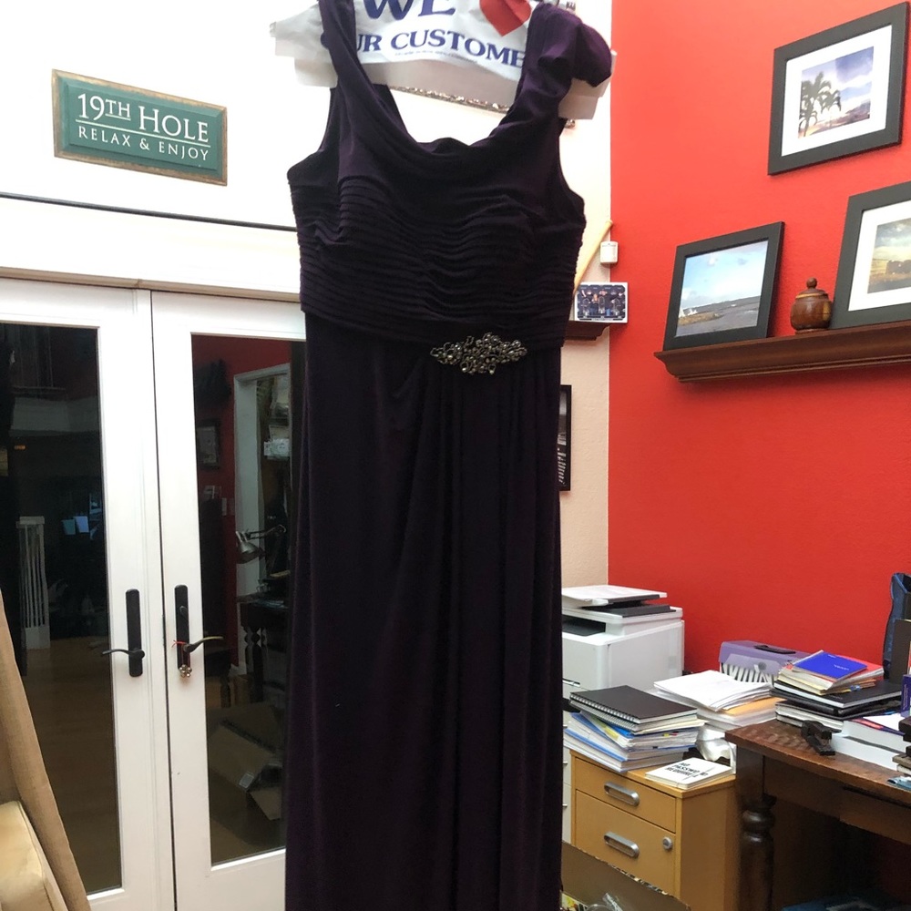 Mother of bride dress/prom dress, worn once, dry cleaned, perfect condition